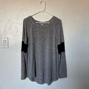 No Boundaries Heather Gray Knit long sleeved Top size large